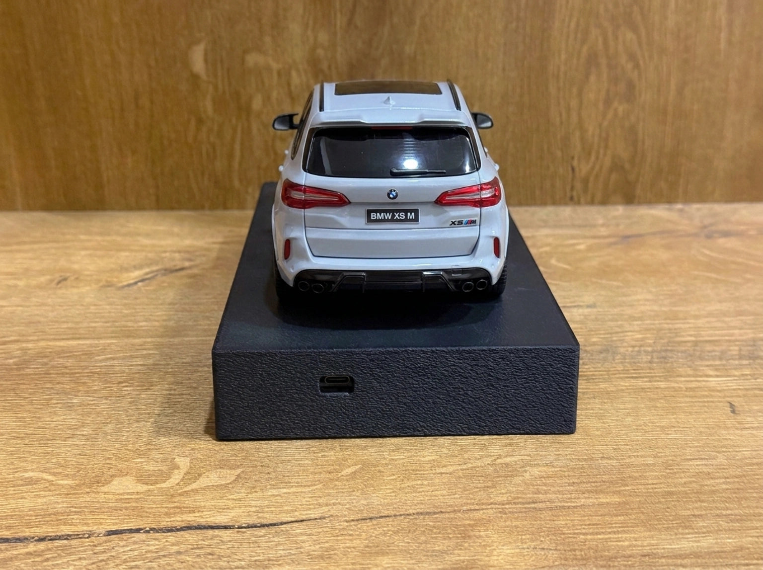 BMW X5m SUV Alarm Clock – Luxury Performance Desk Model