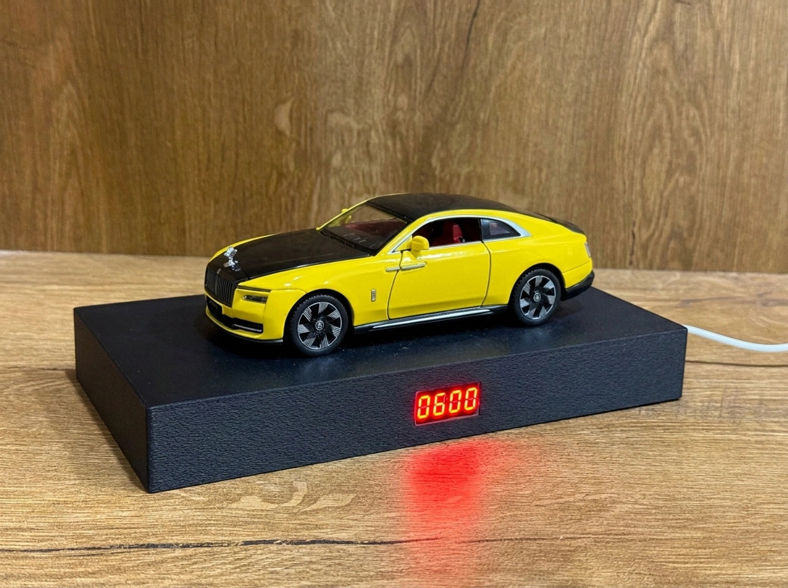 Rolls-Royce Spectre Car Alarm Clock – 1/24 Scale